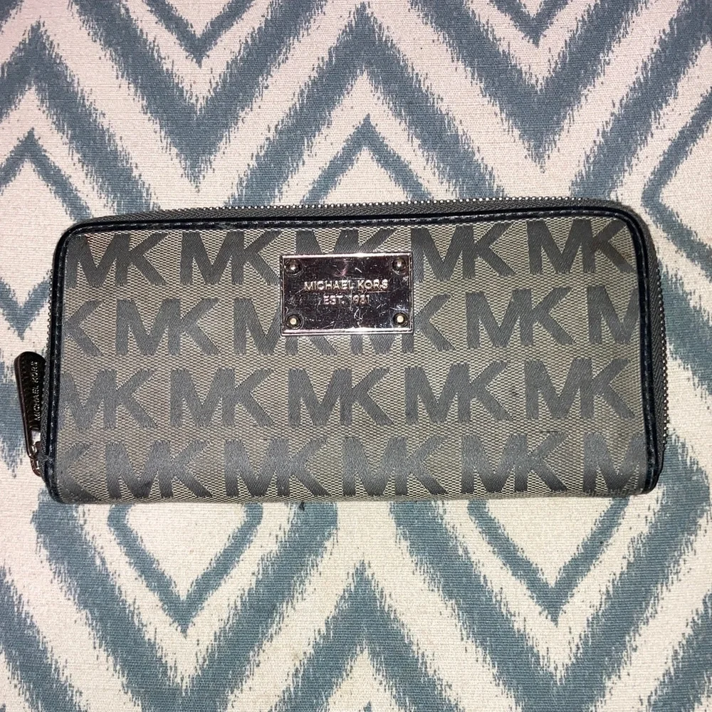 Michael‎ Kors Black and Gray Logo Wallet